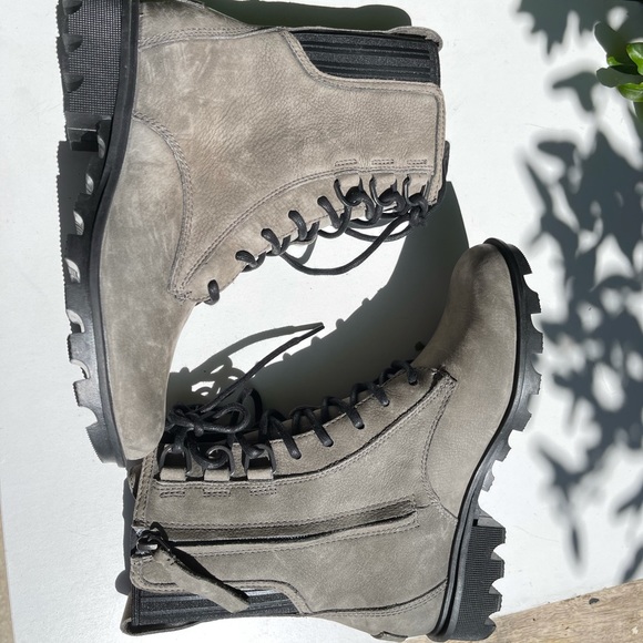 SOREL🍂🍁Phoenix Lace Up boots Sz 7 - Picture 8 of 12